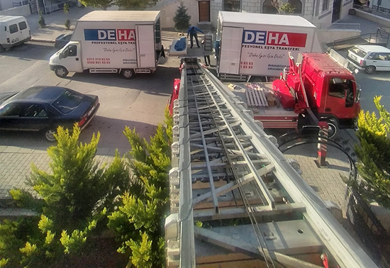 Ayaş Evden Eve Nakliyat İçin Asansör Hizmeti